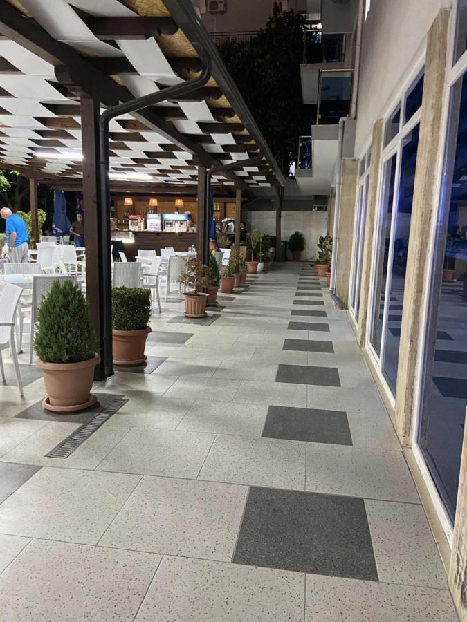 Center Park Hotel Velipojë Екстериор снимка