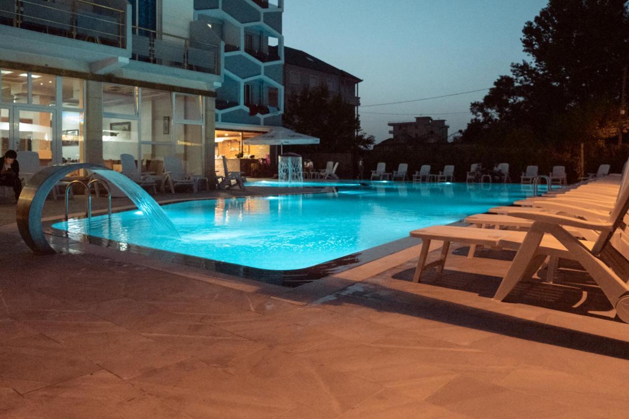 Center Park Hotel Velipojë Екстериор снимка